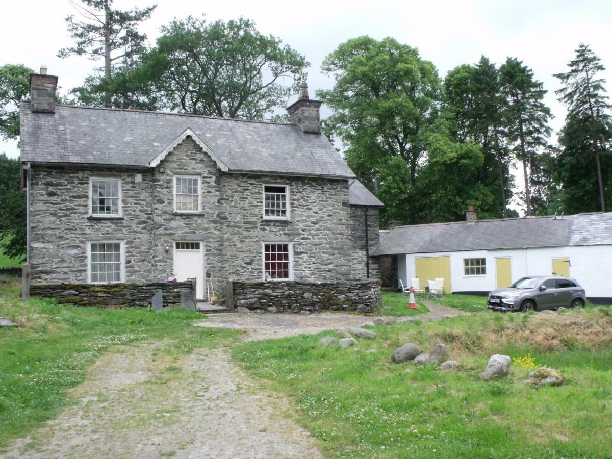 Cosy Ground Floor Disabled Friendly Room In Farm House Llandderfel Экстерьер фото