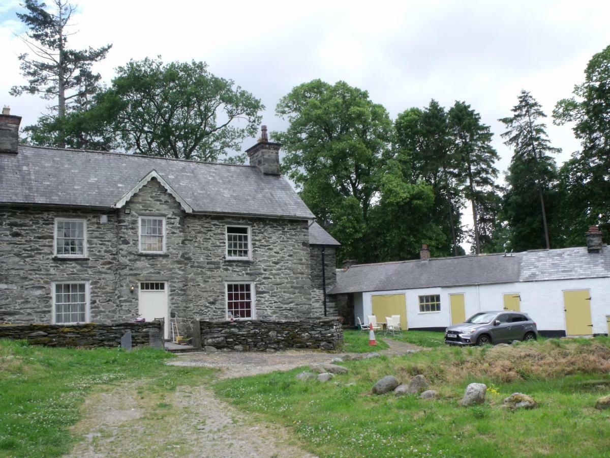 Cosy Ground Floor Disabled Friendly Room In Farm House Llandderfel Экстерьер фото