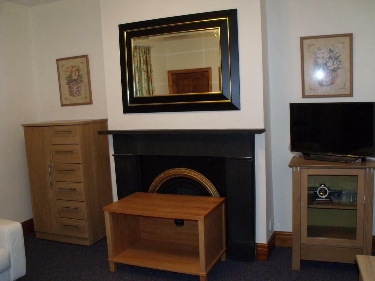 Cosy Ground Floor Disabled Friendly Room In Farm House Llandderfel Экстерьер фото